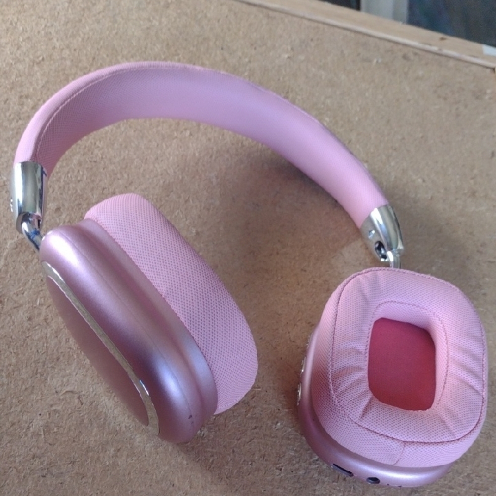 Pink Overear wireless Bluetooth Headphones NWOT